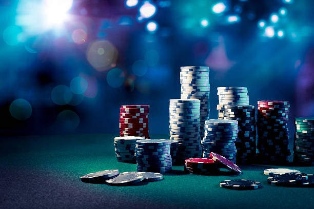 Reactoonz blackjack betting interface on tilt mobile app showing stake entry and card values